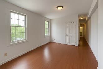 1111 Lamont St NW in Washington, DC - Building Photo - Building Photo