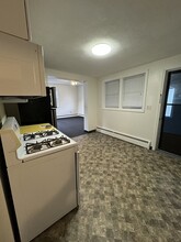 70 Waite St, Unit #2L in Revere, MA - Foto de edificio - Building Photo