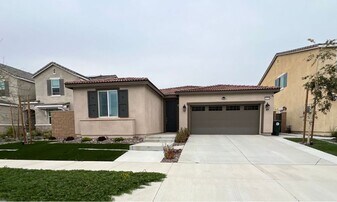 16746 Mistletoe in Fontana, CA - Building Photo