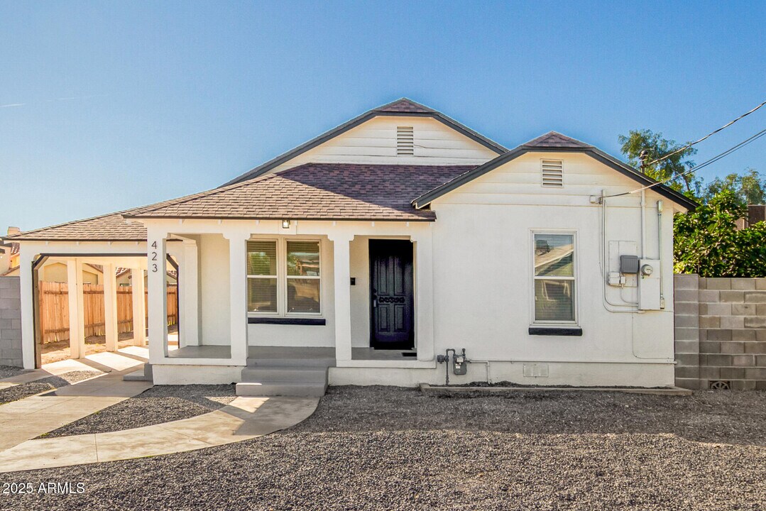 423 E Crescent Ave in Mesa, AZ - Building Photo