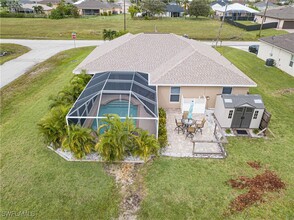 1129 NW 19th Ave in Cape Coral, FL - Building Photo - Building Photo