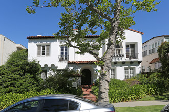 9915 Robbins Dr in Beverly Hills, CA - Building Photo - Building Photo