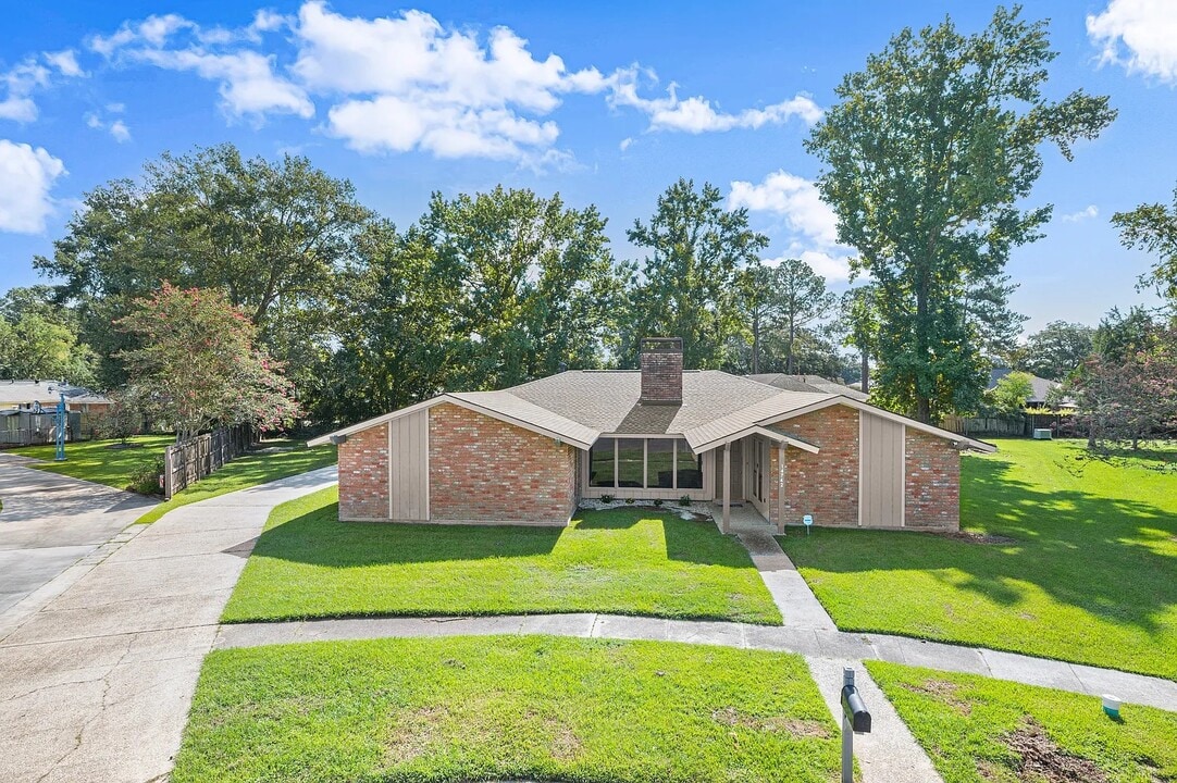 14742 Sweetwood Ct in Baton Rouge, LA - Building Photo