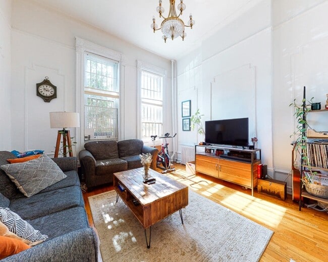 Prospect Park West, Unit 1B