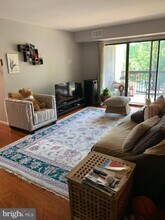 615 Center St in Herndon, VA - Building Photo - Building Photo