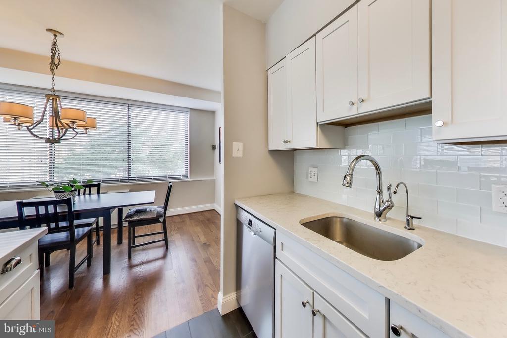 4740 Connecticut Ave NW in Washington, DC - Building Photo