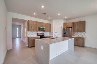 2071 NE Cedar St in Jensen Beach, FL - Building Photo - Building Photo