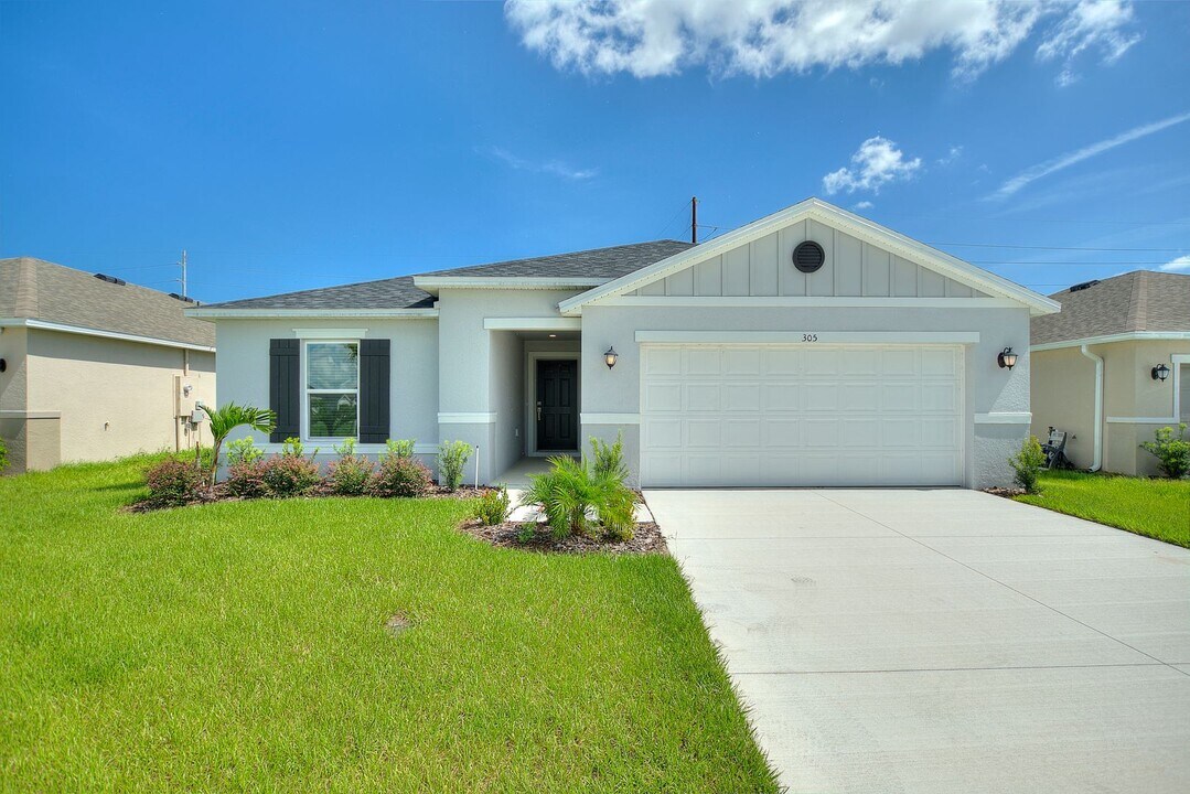 305 Summer Grv Wy in Haines City, FL - Building Photo
