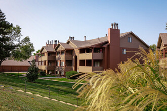 Cedar Heights in Omaha, NE - Foto de edificio - Building Photo