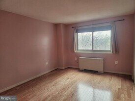 7333 New Hampshire Ave in Takoma Park, MD - Building Photo