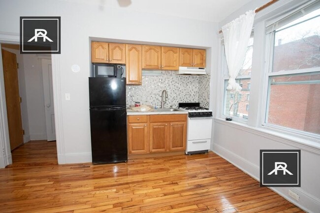 1332 Commonwealth Ave in Boston, MA - Building Photo - Building Photo