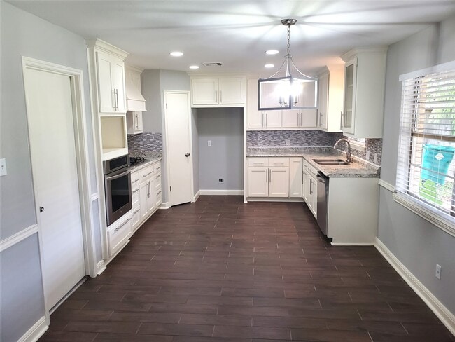 property at 4507 Seneca St