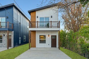 212 Cooper St in San Antonio, TX - Building Photo