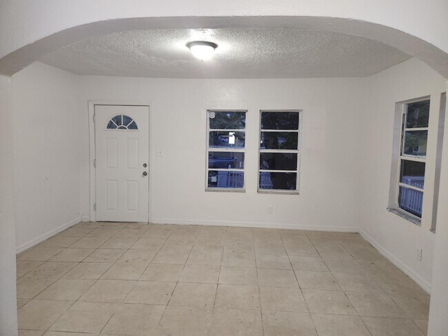 801 18th St S in St. Petersburg, FL - Building Photo - Building Photo