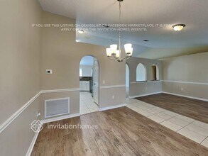1284 Courtland Blvd in Deltona, FL - Foto de edificio - Building Photo