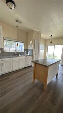 1615 Palcio Real Dr in Houston, TX - Building Photo - Building Photo