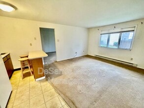 405 Lunar Ln in Coraopolis, PA - Building Photo - Building Photo