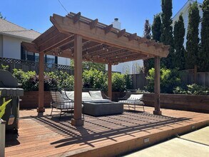 1812 Sanchez Ave in Burlingame, CA - Building Photo - Building Photo