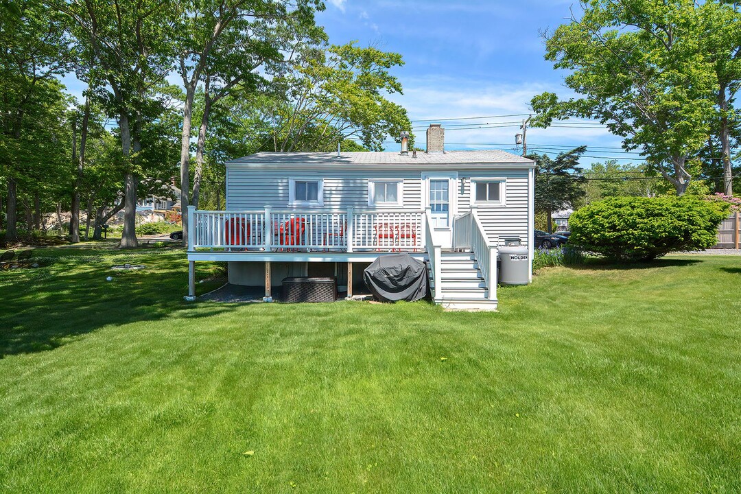 2 Saratoga Ct in Rockport, MA - Foto de edificio