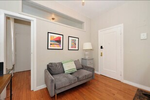 1499 1st Ave in New York, NY - Building Photo