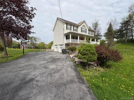 1253 NY-208 in Monroe, NY - Building Photo