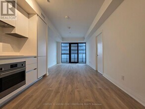 4015 The Exchange in Mississauga, ON - Building Photo - Building Photo