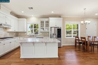5043 Ivy Leaf Springs Rd in San Ramon, CA - Building Photo - Building Photo