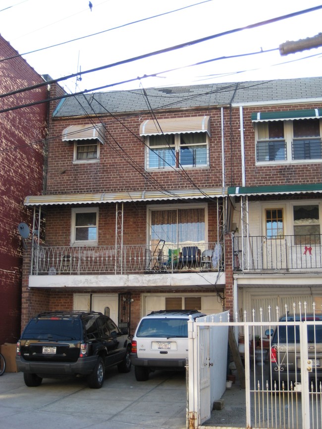 102-24 Martese Ave in Flushing, NY - Building Photo - Building Photo