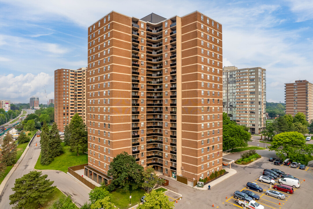 Richview Gardens in Toronto, ON - Building Photo