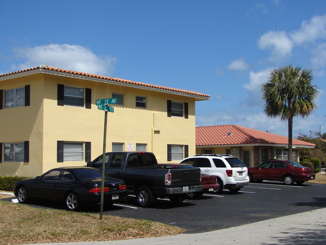 2750 19th Ave in Lighthouse Point, FL - Building Photo - Building Photo