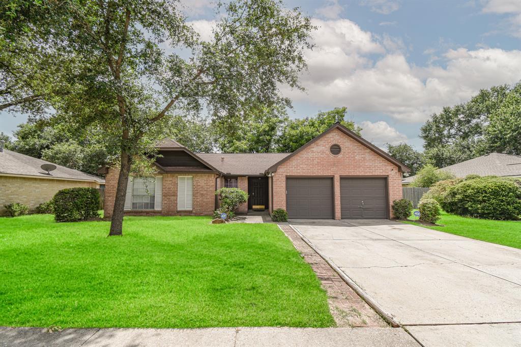 15903 N Trace Dr in Houston, TX - Building Photo