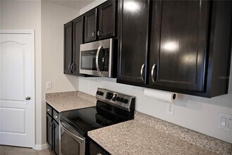 1036 Bethpage Rd in Auburndale, FL - Building Photo - Building Photo