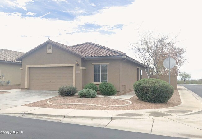 7347 W Millerton Way in Florence, AZ - Foto de edificio - Building Photo