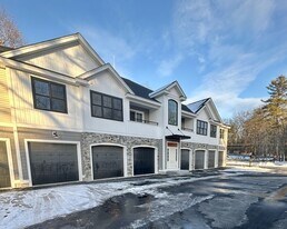 60 Sherburne Ave in Tyngsboro, MA - Building Photo