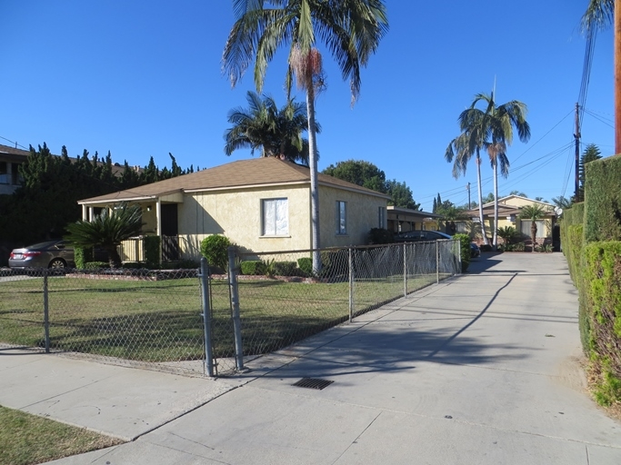 11719 Coldbrook Ave in Downey, CA - Building Photo