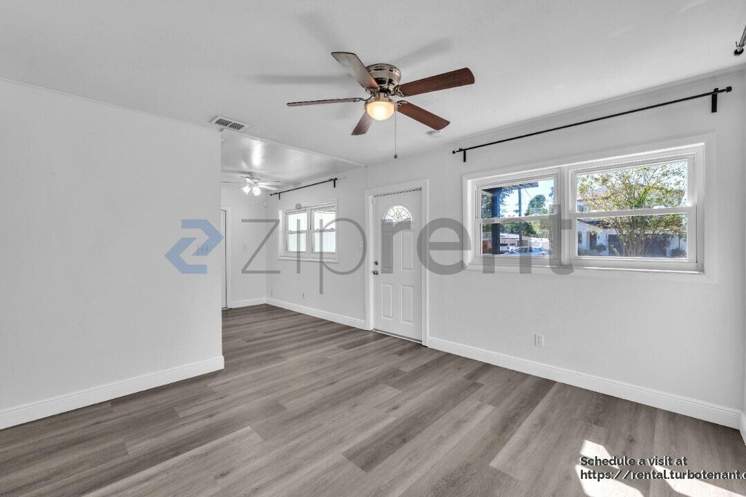 3321 W Iowa Ave in Tampa, FL - Building Photo