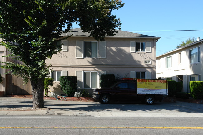 1223 El Camino Real in Burlingame, CA - Building Photo - Building Photo