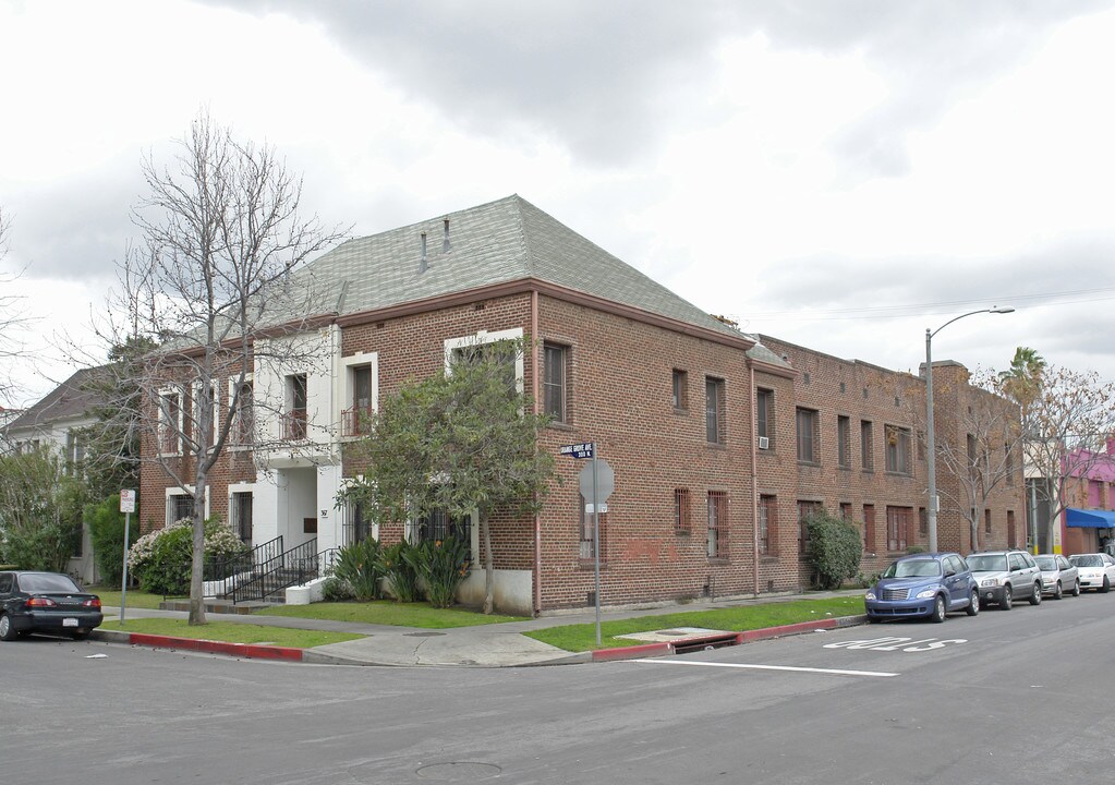 367 N Orange Grove Ave in Los Angeles, CA - Foto de edificio