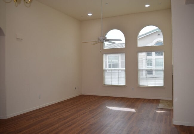 900 Sierra View Cir in Lincoln, CA - Building Photo - Building Photo