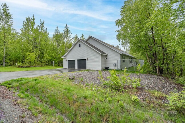 430 S Timberwood Cir in Palmer, AK - Building Photo - Building Photo