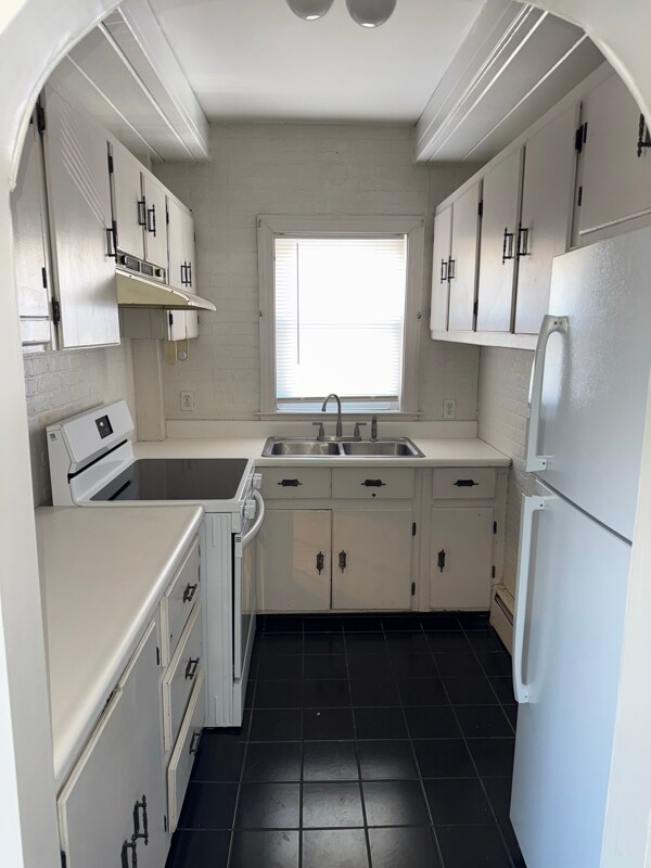 654 Alden St, Unit 2 in Fall River, MA - Foto de edificio - Building Photo