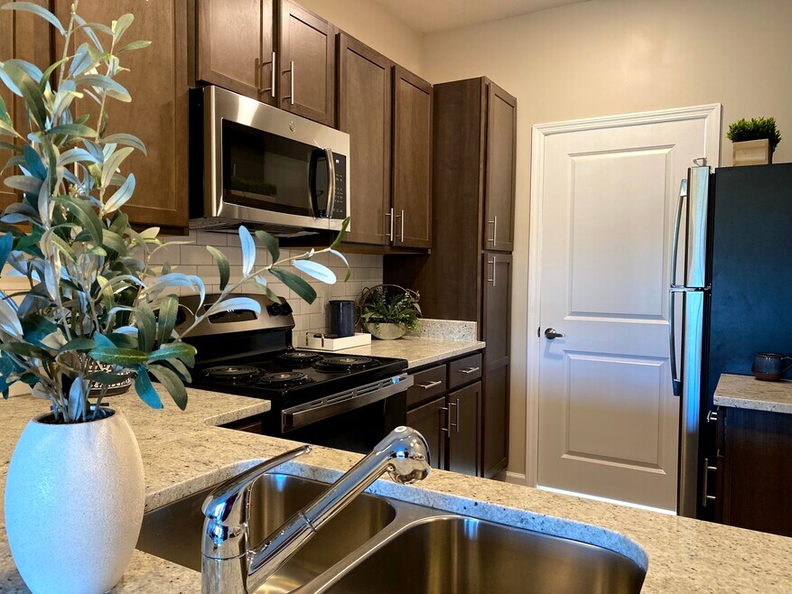 808 at Skyline Ridge Apartments Madison, TN Apartments