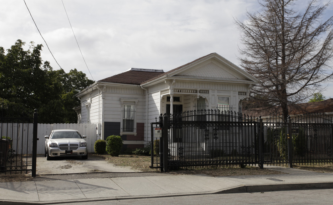 16325 Kent Ave in San Lorenzo, CA - Building Photo