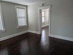 6413 Vine St, Unit #2, 2nd story in Cincinnati, OH - Building Photo - Building Photo