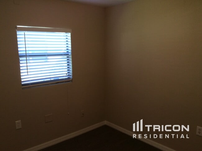 14931 Pine Crest Rd in Tampa, FL - Building Photo - Building Photo