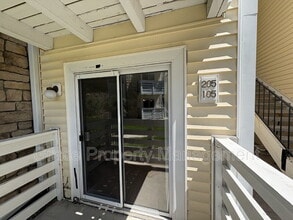 8555 E Fairmount Dr in Denver, CO - Building Photo - Building Photo
