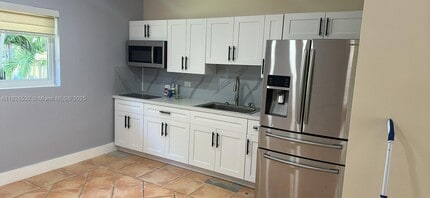 11866 SW 43rd St in Miami, FL - Building Photo - Building Photo