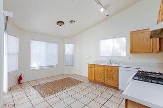 6629 Beach Plum Way in Las Vegas, NV - Building Photo - Building Photo