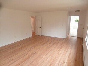 22950 Main Rd in Orient, NY - Building Photo - Building Photo