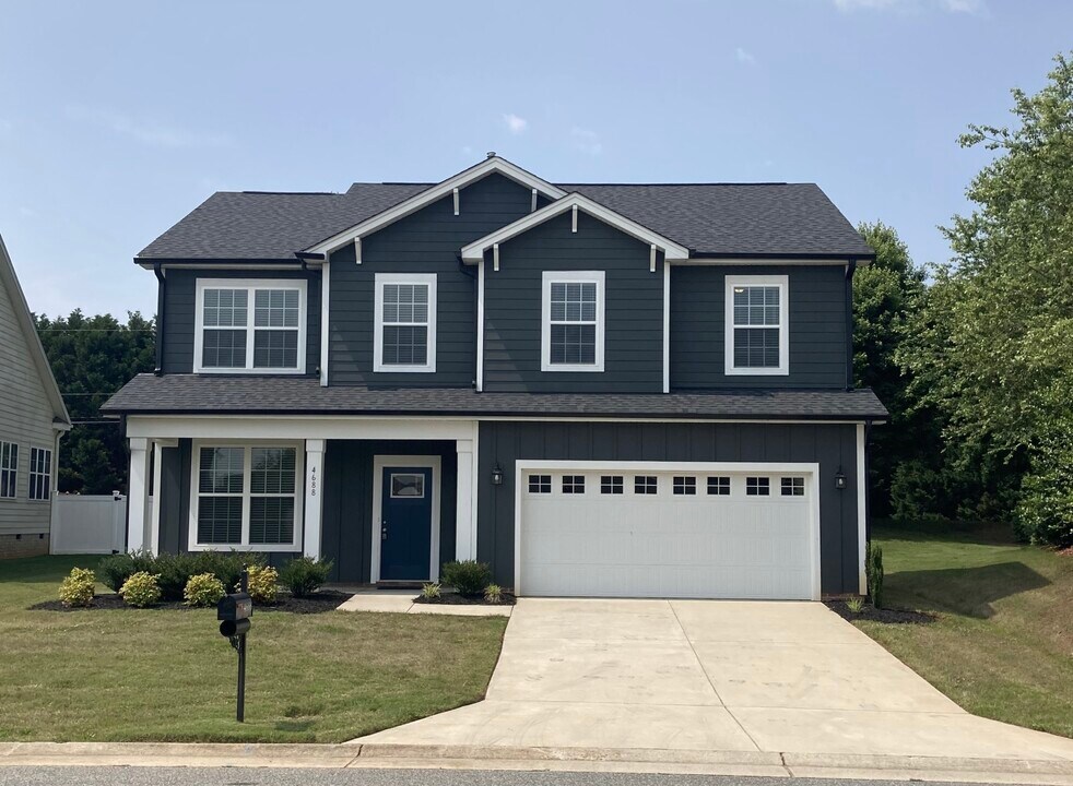 4688 Fairway Run Dr in Winston-Salem, NC - Building Photo